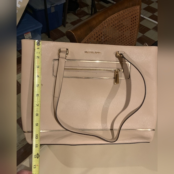 MICHAEL KORS Tote - Picture 2 of 5